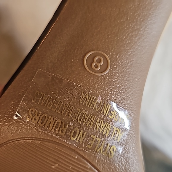 Pink GLITTER Heels!! - Picture 9 of 15